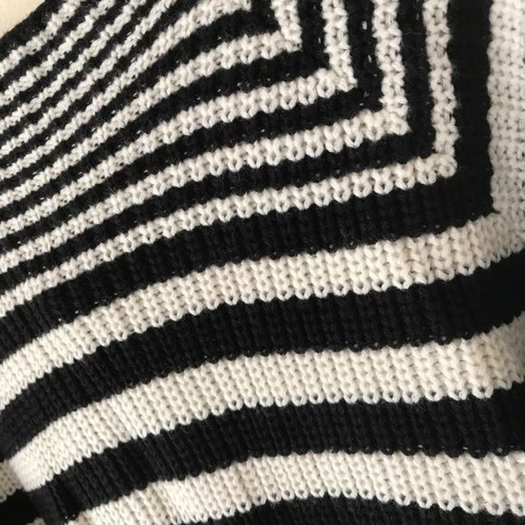 For The Republic Horizontal Striped Knit Sweater Size Large - Picture 5 of 5